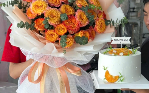  Combo Bánh Kem Và Hoa Tươi – Quà Tặng Tinh Tế Và Xúc Động Dành Cho Người Thương