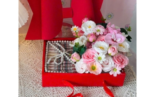 Set Bánh Và Hoa – Món Quà Song Hỷ Cho Mọi Dịp Quan Trọng