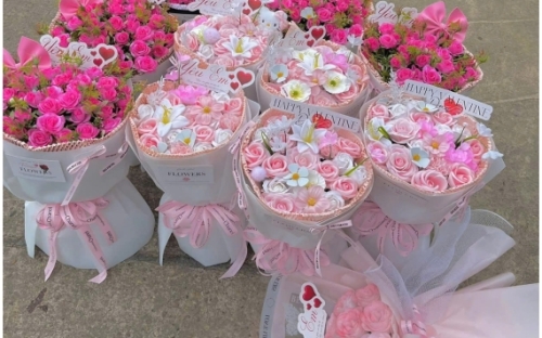 Hoa sáp thơm giao toàn TP.HCM – Xu hướng quà tặng tinh tế, bền đẹp và đầy cảm xúc