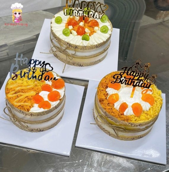 Top các mẫu bánh kem trứng muối tặng sinh nhật siêu hot 