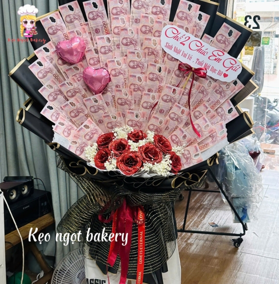 Bó hoa tiền 50k kèm hoa sáp tone đỏ siêu hot 