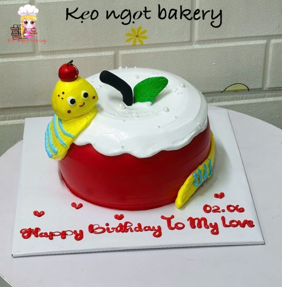 Bánh kem tạo hình trái táo tặng các bé gái 