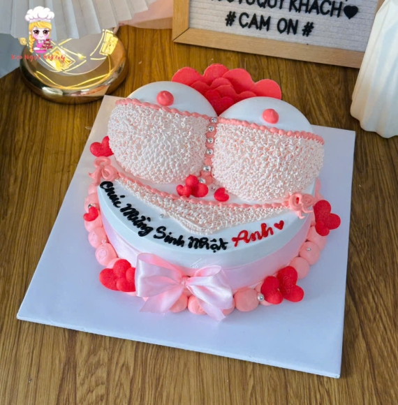 Bánh kem tone hồng tặng sinh nhật người yêu