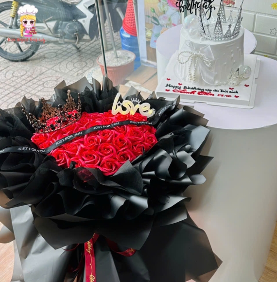 Combo bánh kem thổi kim tuyến với hoa sáp trái tim