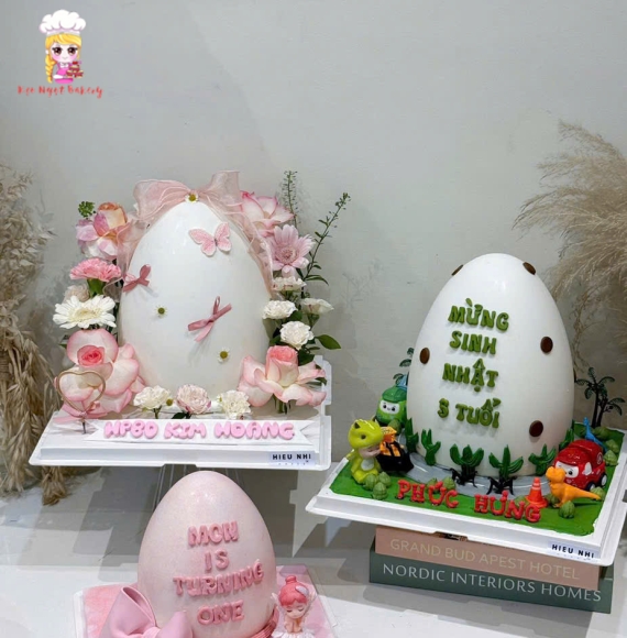 Tổng hợp Mẫu bánh đập trứng hot 2025 kèm hoa tươi luxury