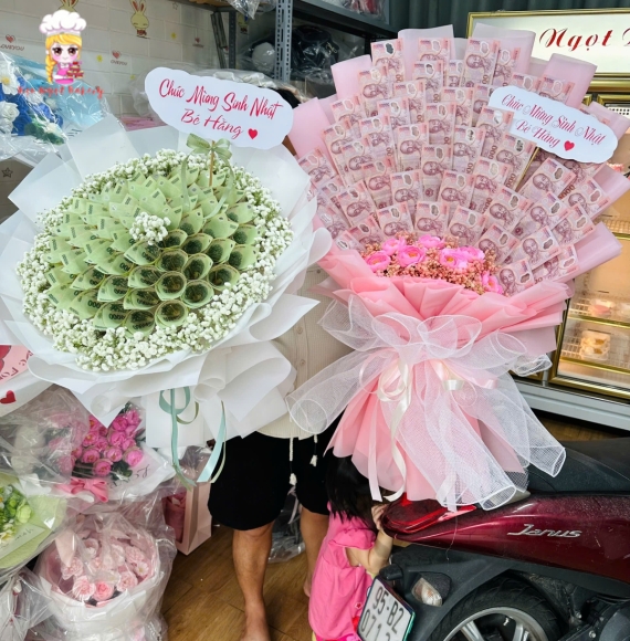 Bó hoa trang trí bằng tiền siêu hot tặng người yêu