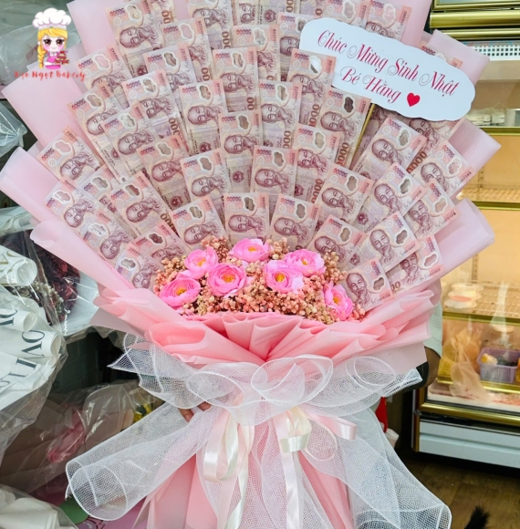 Bó hoa trang trí bằng tờ 50k tặng người yêu