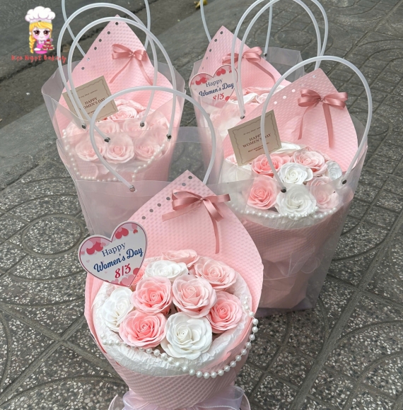 Hoa sáp trang trí trái tim màu hồng đáng yêu tặng bạn gái