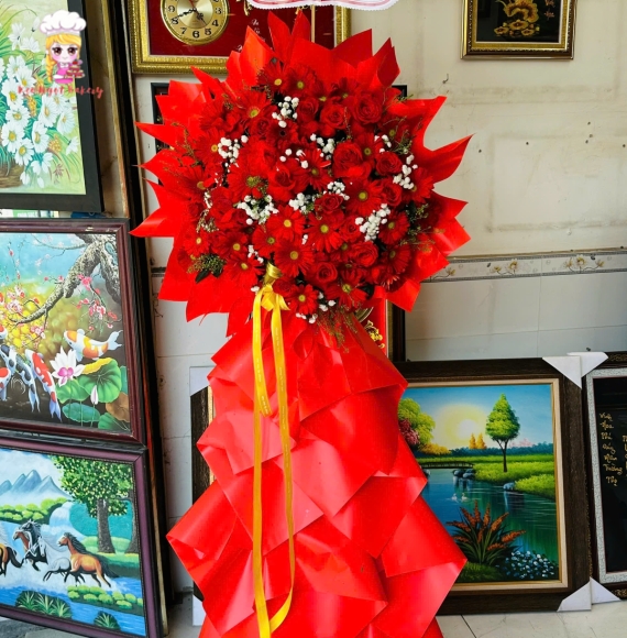 Kệ hoa khai trương tone đỏ hot tại Tân Phú