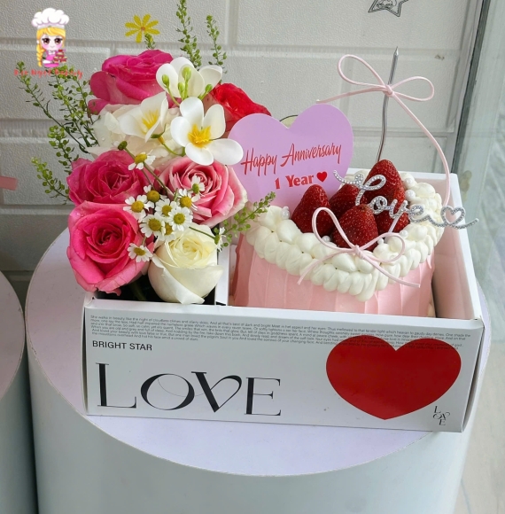 Combo hoa và bánh kem trái tim kèm hộp cái nơ siêu hot