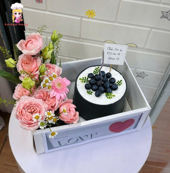 Set bánh kem và hoa tặng vợ siêu hot