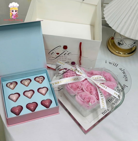 Combo hoa sáp và socola tặng người yêu