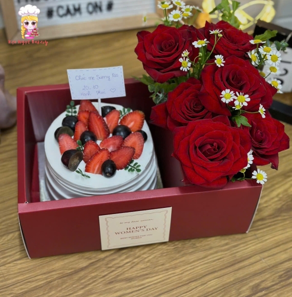 Set bánh kem trái cây và hoa bán chạy tại Kẹo Ngọt