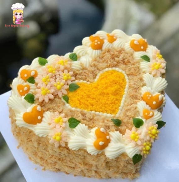 Bông Lan trứng muối sinh nhật hình trái tim