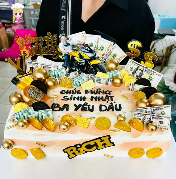 Bánh kem hình vuông tặng ba , người lớn tuổi