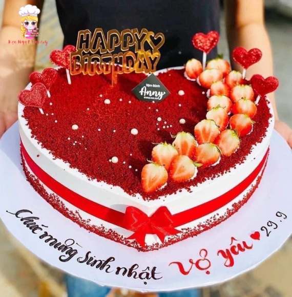 Bánh Kem mẫu tim dâu Tây siêu to khủng lồ