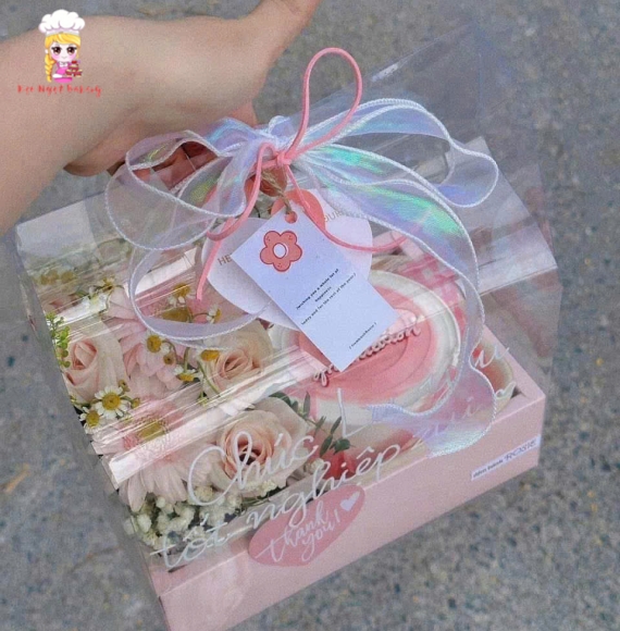 Sét bánh và hoa tone hồng