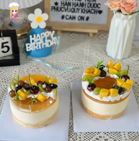 Bánh mousse ngập tràn trái cây