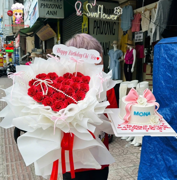 Combo bánh kem và hoa tươi