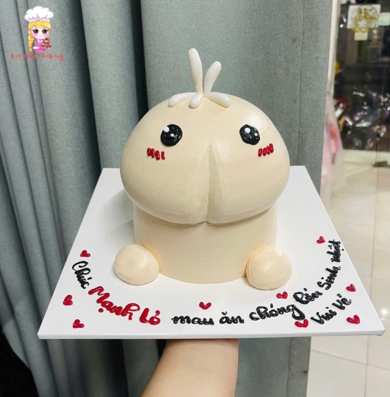 Bánh kem bựa chúc mừng sinh nhật