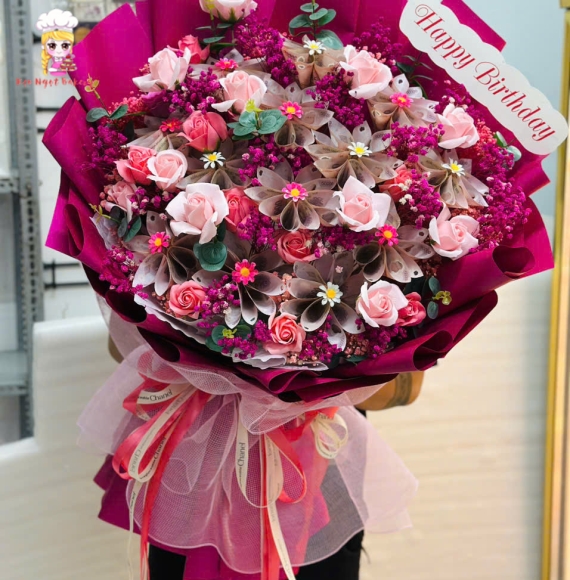 Bó hoa tiền khổng lồ 50k ở quận 1