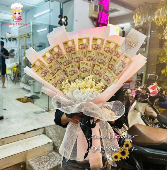 Bó hoa tiền khổng lồ 10k ở tân phú