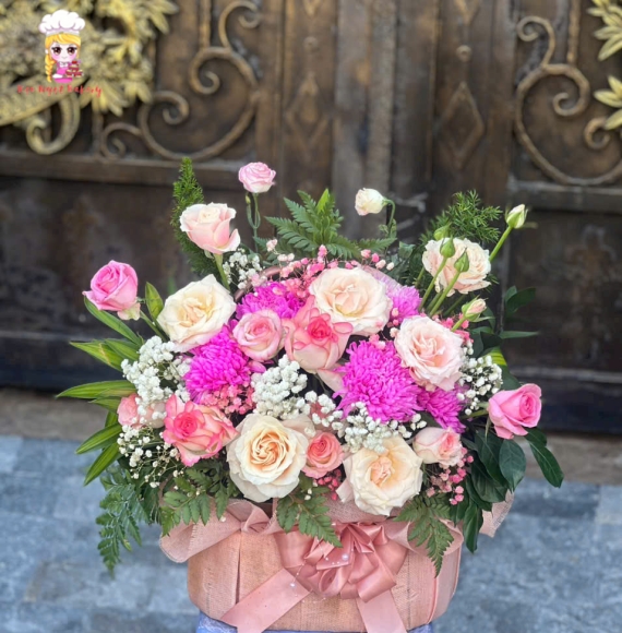 Giỏ hoa chúc mừng tone hồng 