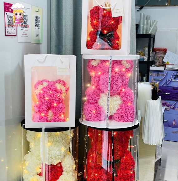 Hộp gấu hoa sáp ở Tân Phú