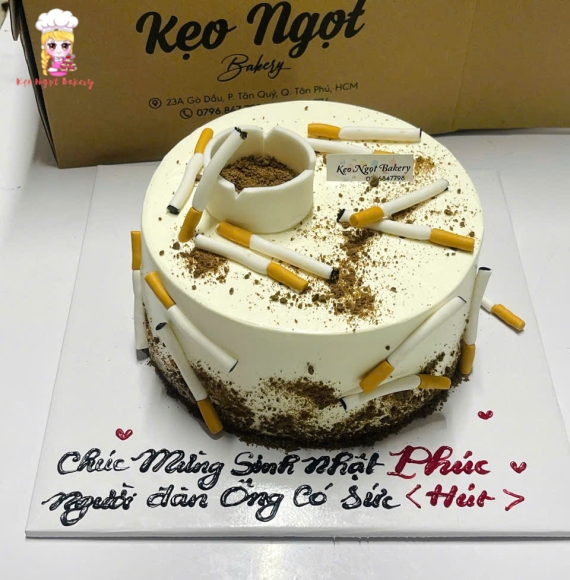 Bánh kem tạo hình điếu thuốc lá
