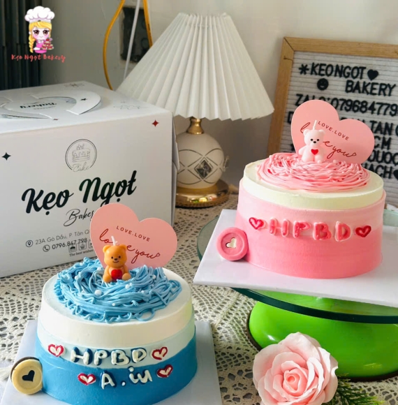 Bánh chúc mừng sinh nhật cho bé gái