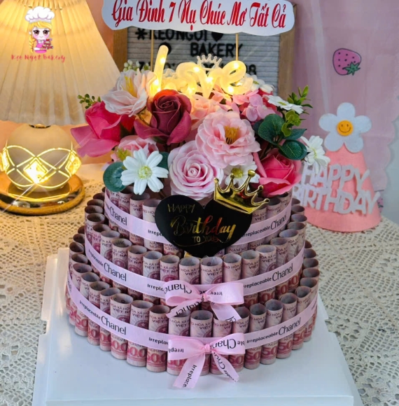Bánh sinh nhật bằng tiền
