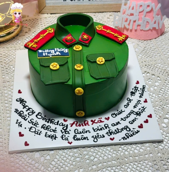 Bánh sinh nhật áo công an