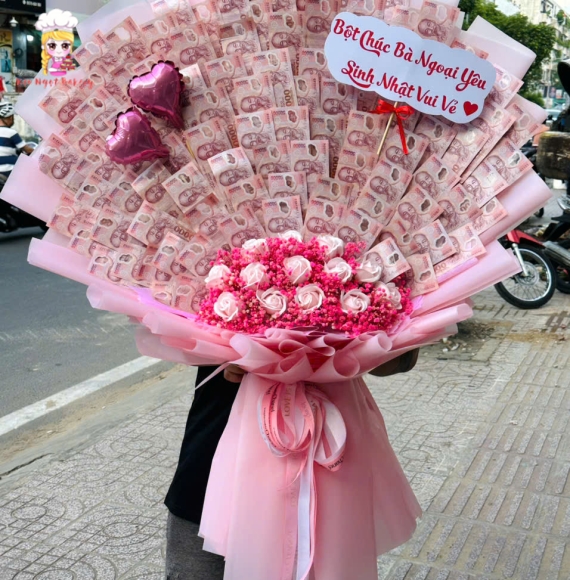 Hoa tiền hot nhất năm 2025 khổng lồ