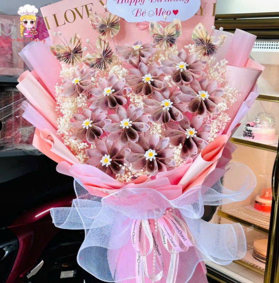 Bó hoa tiền cánh bướm hot 2025