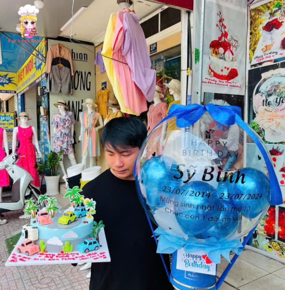 Bóng bay rút tiền tone xanh kèm bánh kem