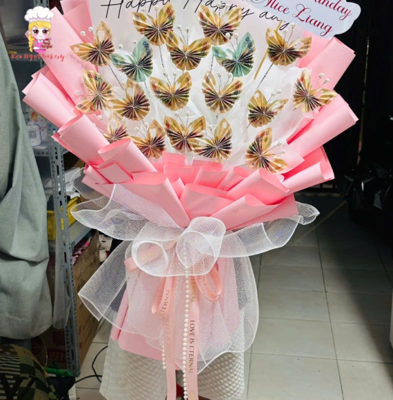 Bó hoa tiền sếp cánh bướm