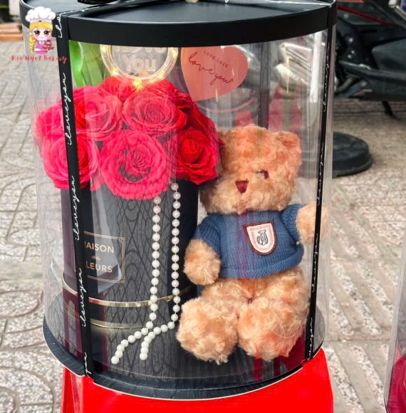 Hộp Gấu hoa xinh cho lễ 20/10 giao nhanh ở Bình Chánh