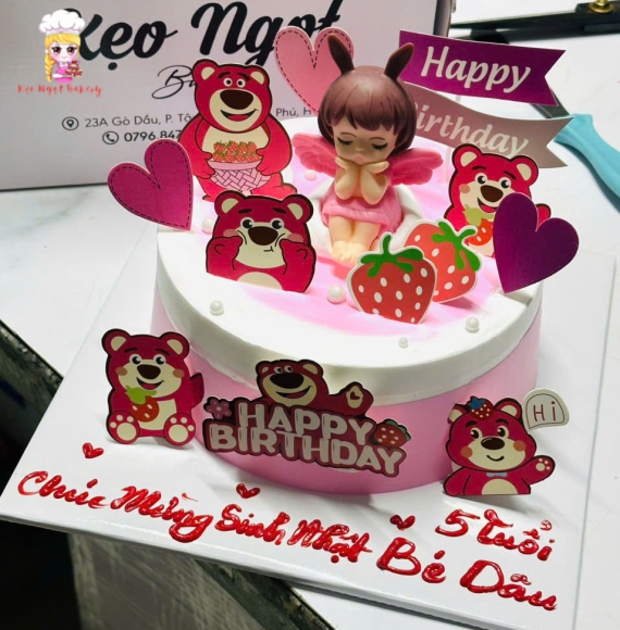 Bánh Kem dành cho bé gái gấu dâu