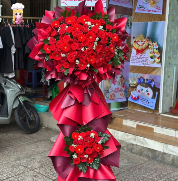 Kệ hoa khai trương tone đỏ