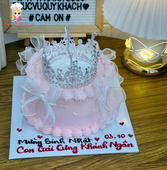 Bánh kem kim tuyến hot trend tone hồng