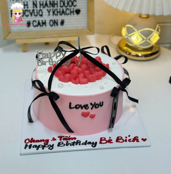 Mẫu bánh kem tone hồng trái tim dành cho nữ-bánh kem ngon tân phú