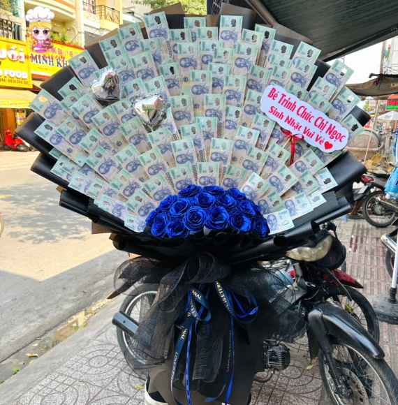 Hoa tiền 500k tặng sinh nhật