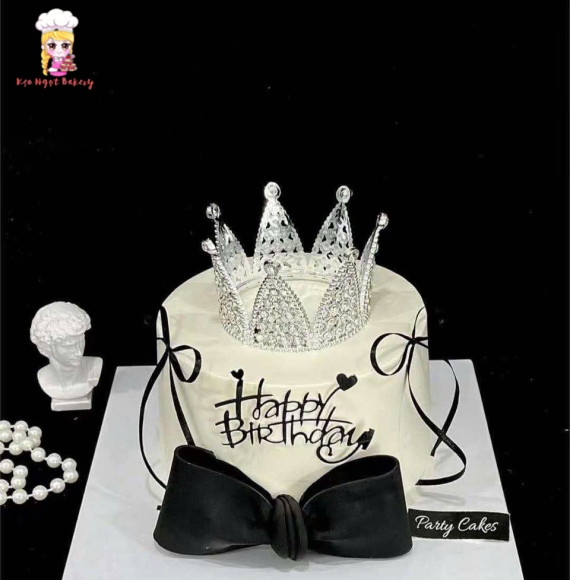 Bánh kem thổi kim tuyến bling bling hot tại Kẹo Ngọt kèm nơ đen