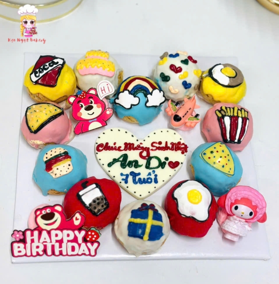 Bánh su kem sinh nhật tặng cháu trai