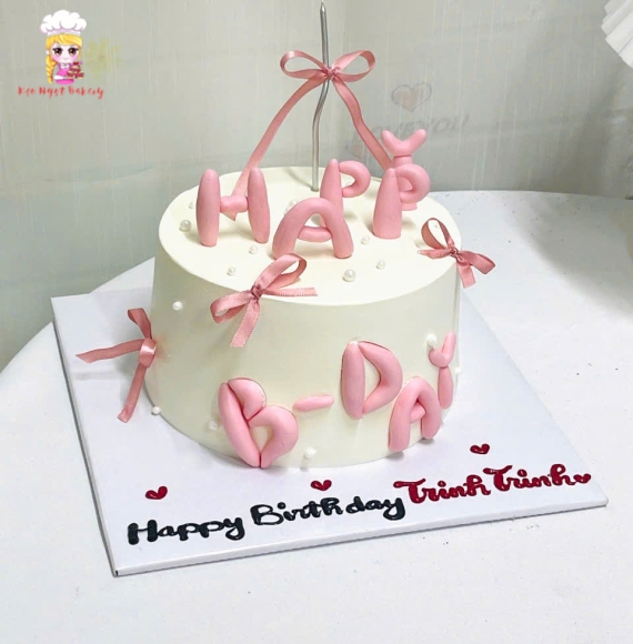 Bánh kem tone hồng dành cho nữ 