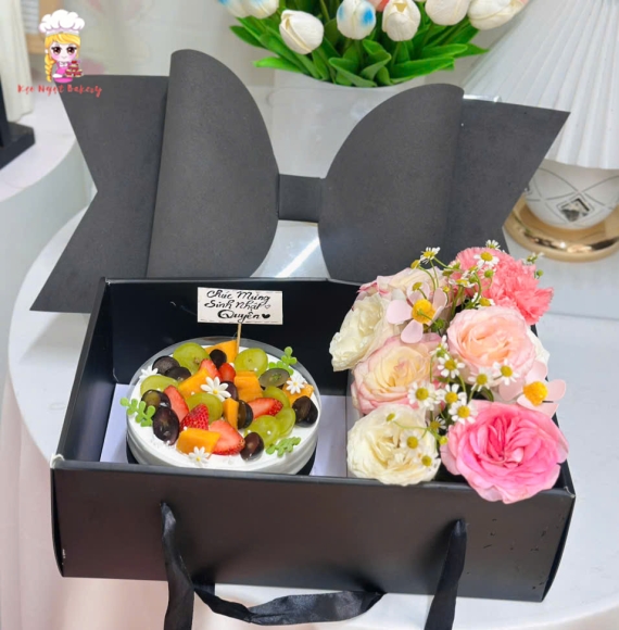 Set bánh hoa tươi và bánh kem kèm hộp nơ to xinh