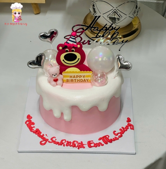 Bánh kem gấu dâu xinh tặng nữ