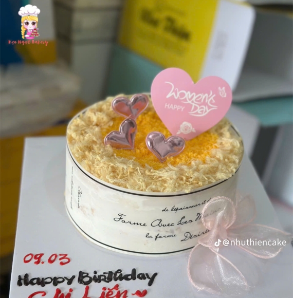 Bánh bông lan trứng muối tặng chị gái hot 2026