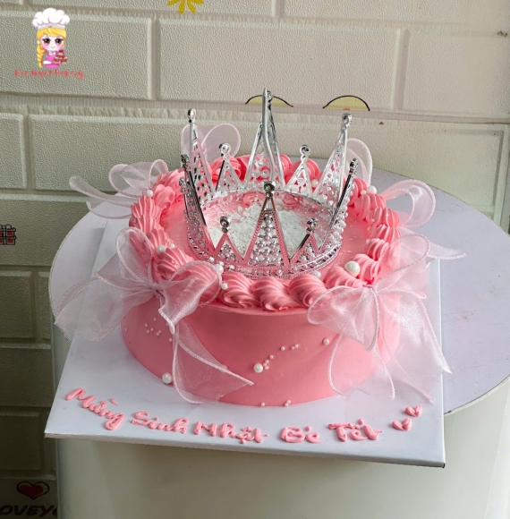 Bánh kem vương niệm tone hồng thổi kim tuyến