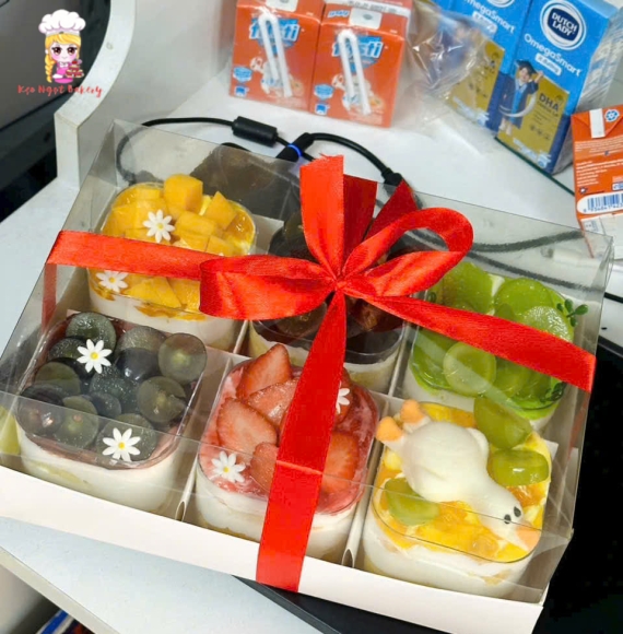 Set bánh 6 cup tặng 8/3